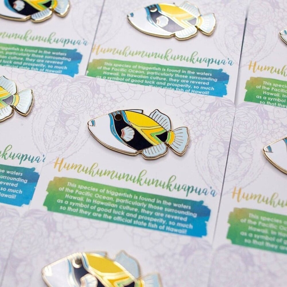 Humuhumunukunukuapua'a Enamel Pin - Gold Plated - Hawaii State Fish Brooch - Picture 3 of 3
